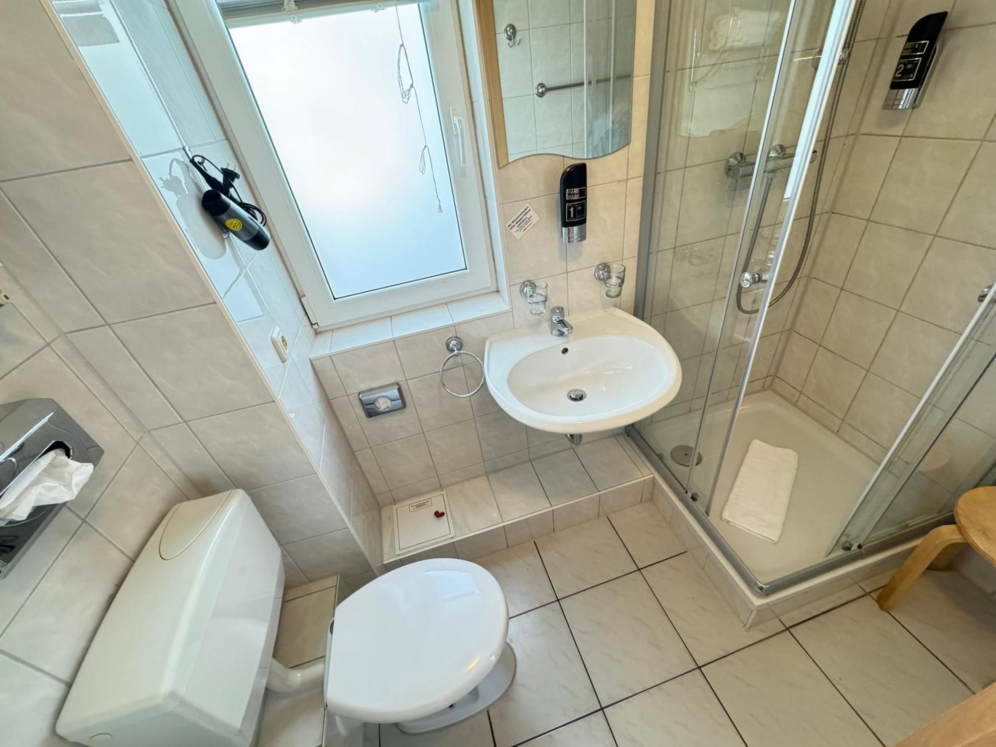 Hotel Aalreuse Rostock Zewnętrze zdjęcie